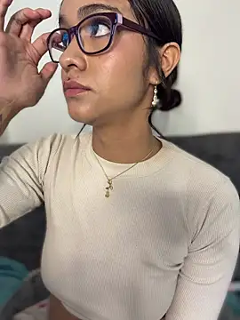 Isabella-Teen's Live XXX Chat