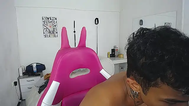 Leonard_Price's Live XXX Chat