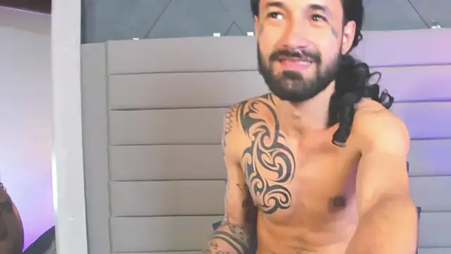 Hisoka_011's Live XXX Chat