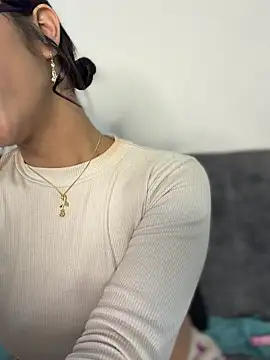 Chat XXX en directo de Isabella-Teen