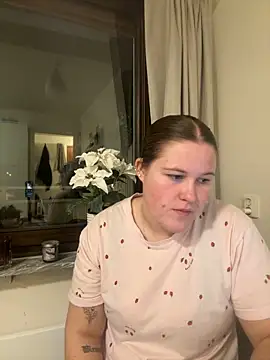 justsomeoneuknow Webcamshow