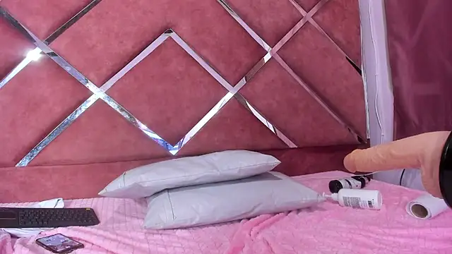 CarolinaNavas33's Live XXX Chat