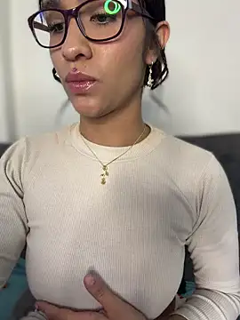 Isabella-Teen Live XXX-chat