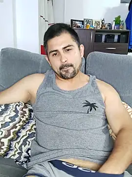 Bradd_32's Live XXX Chat