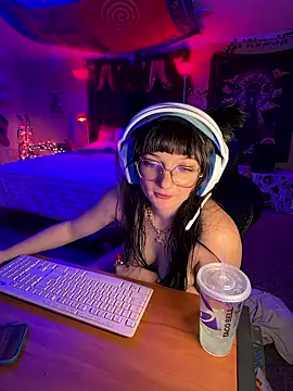 Онлайн чат XXX urpuppymoon