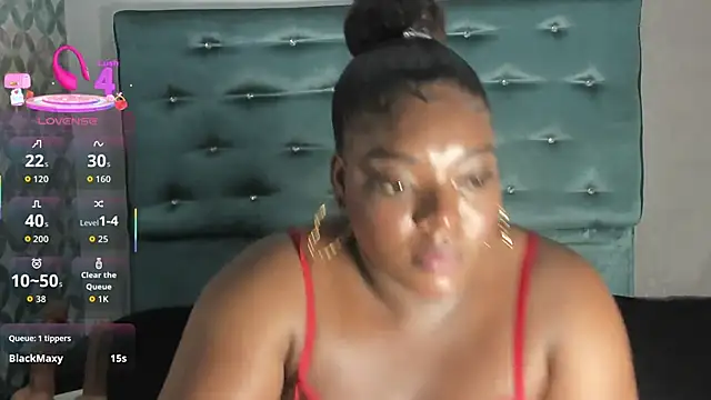 Tamaramilleer 即時 XXX 聊天