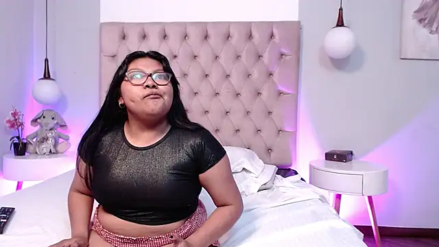 Kiri_Black_ 即時 XXX 聊天