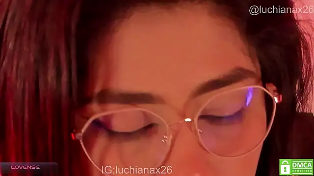 lucy26_ live XXX chat
