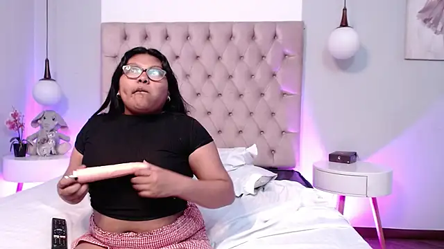 Kiri_Black_'s Webcam Show