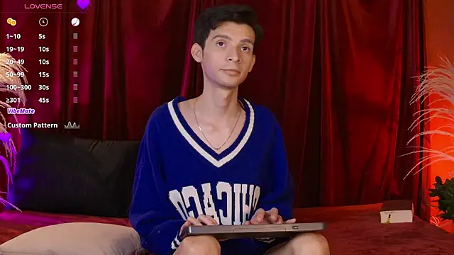 VicenteFerrer's Live XXX Chat