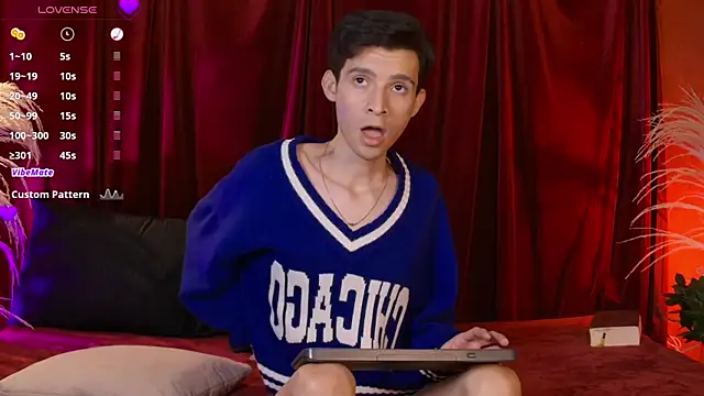 VicenteFerrer's Live XXX Chat