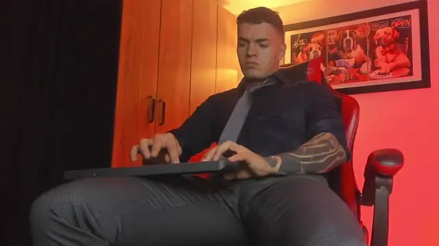 ALPHA_DOMINUS_'s Live XXX Chat