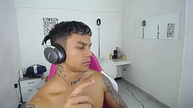 Leonard_Priceのウェブカメラショー