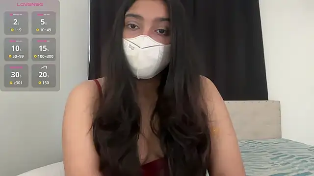 oviyakalra Chat XXX in diretta