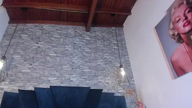 Emily_Brown18 Chat XXX in diretta