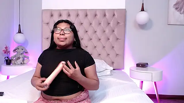 Chatroom XXX en direct de Kiri_Black_