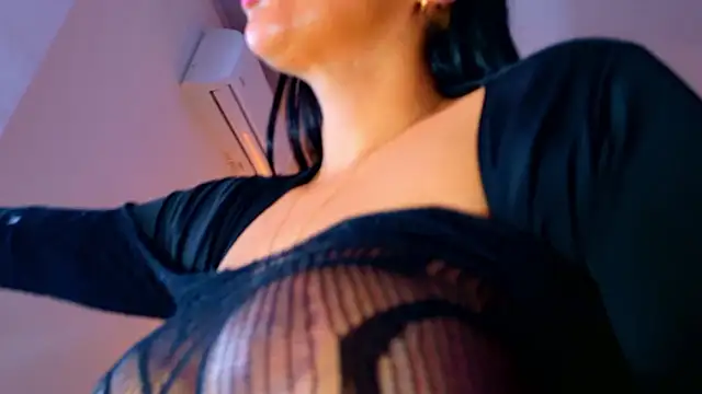 SQUIRT4UMEGAN's Live XXX Chat