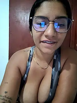 Sofythom1's Live XXX Chat