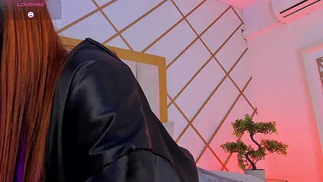 TaniaSmith1's Live XXX Chat