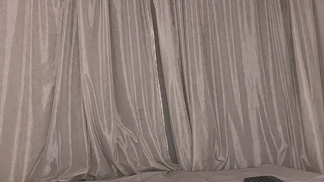 Miiafoxxx's Live XXX Chat