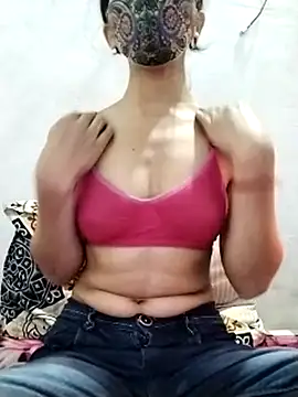 Chatroom XXX en direct de Cute-Naavya