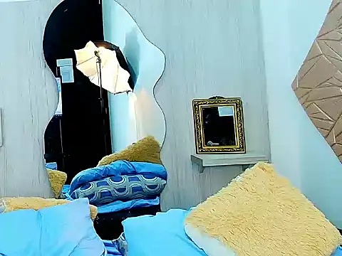 ZaraRousse's Live XXX Chat