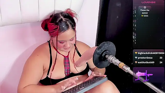 دردشة sharlotthe_bigass الجنسية المباشرة