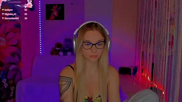 دردشة LilKittyX الجنسية المباشرة