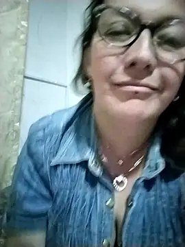 -saraqueen-'s Live XXX Chat