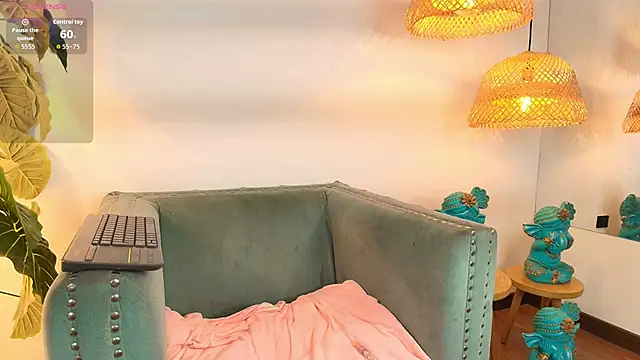 EllieBloom's Live XXX Chat