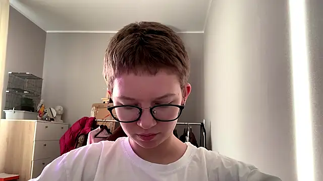 makeyousense's Live XXX Chat