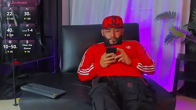 joseph_mcclain's Live XXX Chat