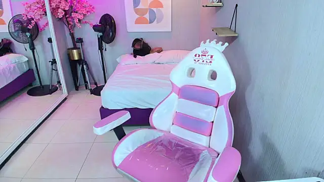 Maggy_t18's Live XXX Chat