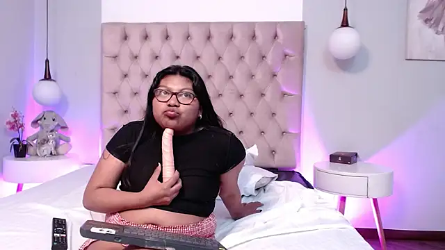 Kiri_Black_ Live XXX Chat