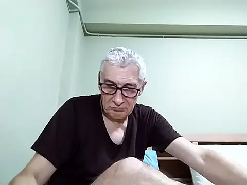 BIGUNCUTHARDCOCK's Live XXX Chat