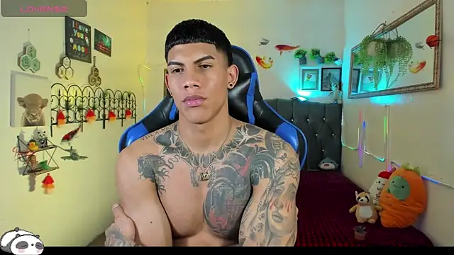 Damian_latinxxx Adlı Modelin Canlı XXX Sohbeti