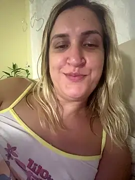 Bia_sexynovaes' Live XXX Chat