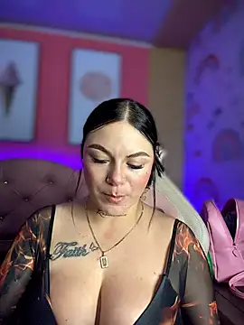 Megaan__More's Live XXX Chat