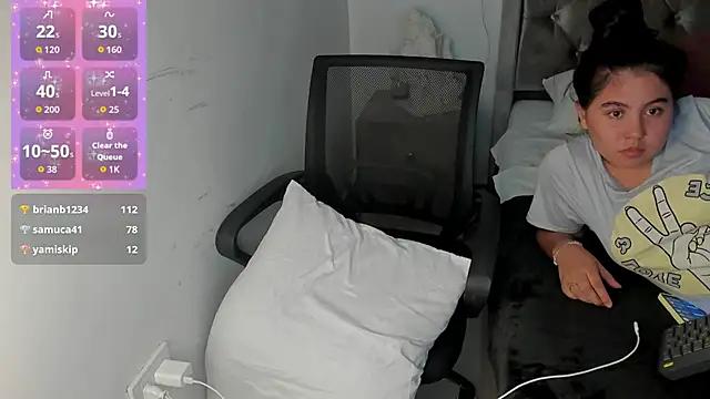 NikkiBotero's Live XXX Chat