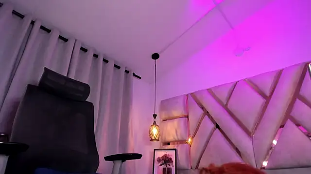 shineevg's Live XXX Chat