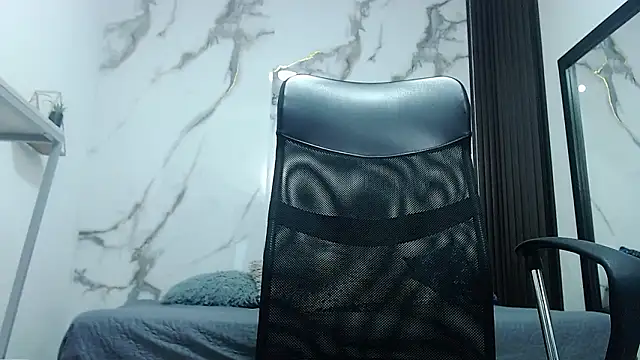 Enzo_Turner's Live XXX Chat