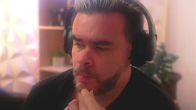 Sanders_White's Webcam Show