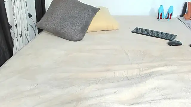 CREAMY_BUBBLEGUM élő XXX-chatje