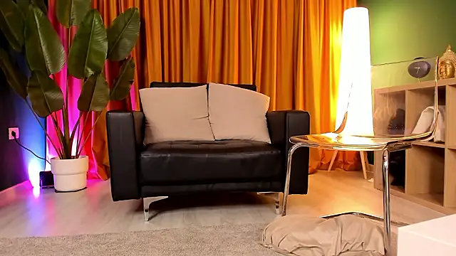 torri_kitten's Webcam Show