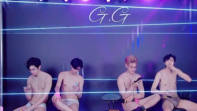 GG-boy002's Live XXX Chat