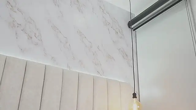 Annyy_Rosse Adlı Modelin Canlı XXX Sohbeti