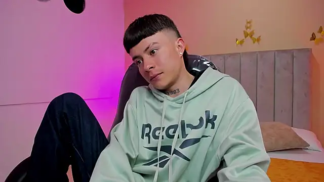 Nascary_Foxn Live XXX chat