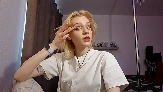 AuraNevera élő XXX-chatje