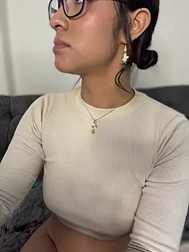 Isabella-Teen's Live XXX Chat