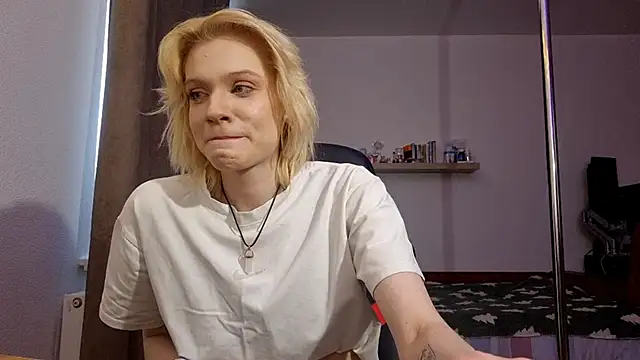 AuraNevera élő XXX-chatje